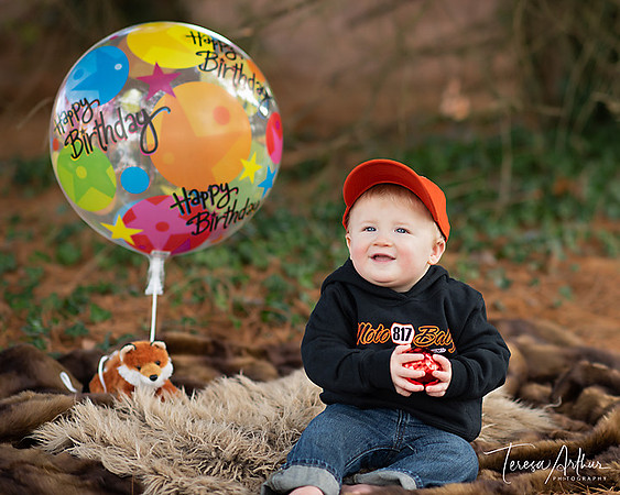 OUTDOOR PHOTOGRAPHERS IN NOVA BABY PHOTOS BY TERESA ARTHUR PHOTOGRAPHY IN WARRENTON VA