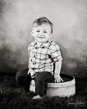 BABY PICTURES PORTRAITS BY TERESA ARTHUR PHOTOGRAPHY
