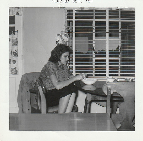 Minnie Compton 1961-pregnant with Johnny