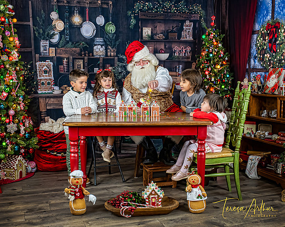 Liddle-Zarate-Santa-2024-1200-Edit