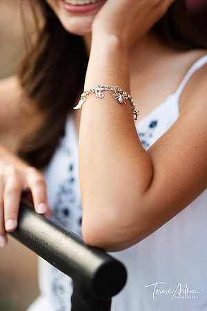 TEEN SIXTEEN PHOTO SESSION BY TERESA ARTHUR PHOTOGRAPHY IN NORTHERN VA-WARRENTON