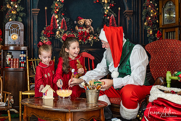 L-J-MOLTZ-SANTA 2025-82-Edit