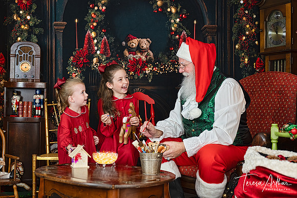 L-J-MOLTZ-SANTA 2025-86-Edit