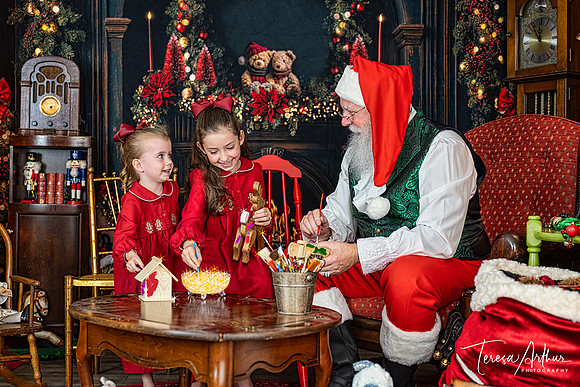L-J-MOLTZ-SANTA 2025-88-Edit