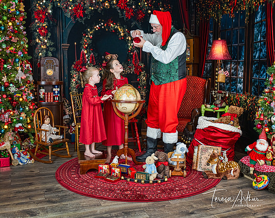 L-J-MOLTZ-SANTA 2025-122-Edit