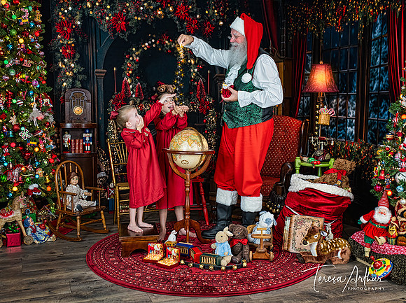 L-J-MOLTZ-SANTA 2025-127-Edit