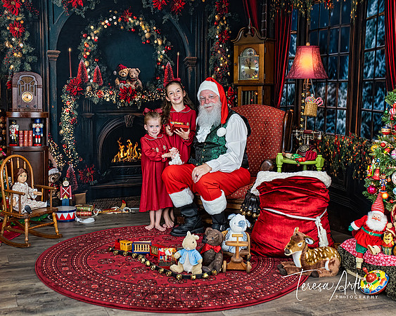 L-J-MOLTZ-SANTA 2025-143-Edit