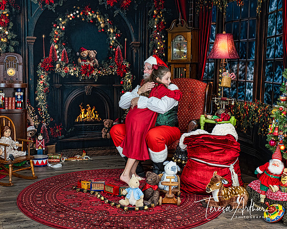 L-J-MOLTZ-SANTA 2025-154-Edit