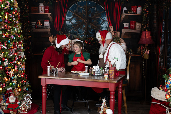 LEAR-GRACELYN-SANTA-2025-109