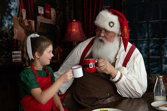 LEAR-GRACELYN-SANTA-2025-123