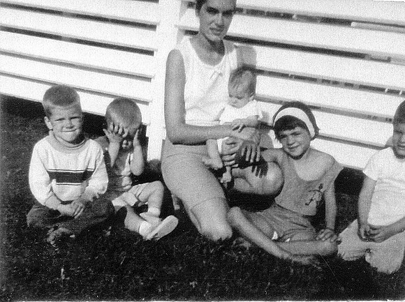 1966 Compton Kids Billy Ronnie Teresa Johnny Mom holding Anna-copy