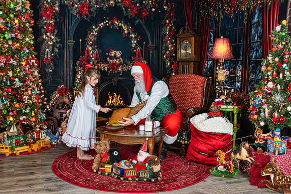 LESTER-SOPHIA-SANTA-2025-1