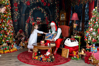 LESTER-SOPHIA-SANTA-2025-12