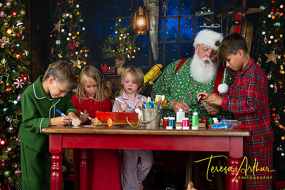 PICTURES WITH SANTA 2023 IN NORTHERN VIRGINIA BY TERESA ARTHUR PHOTOGRAPHY