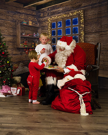 SANTA2016-Linkous-126