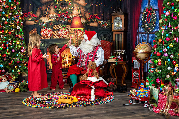 ELLA-ANDREW-SANTA-2021-695