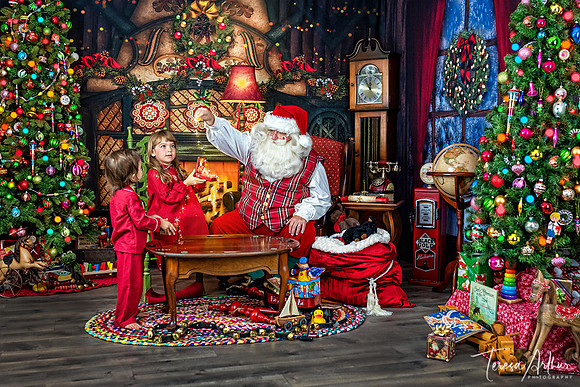 ELLA-ANDREW-SANTA-2021-275