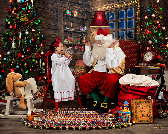 EHewitt-Santa-2019-671