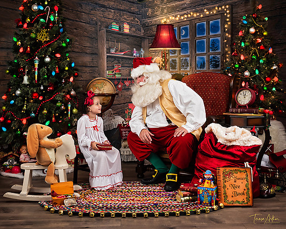 EHewitt-Santa-2019-627