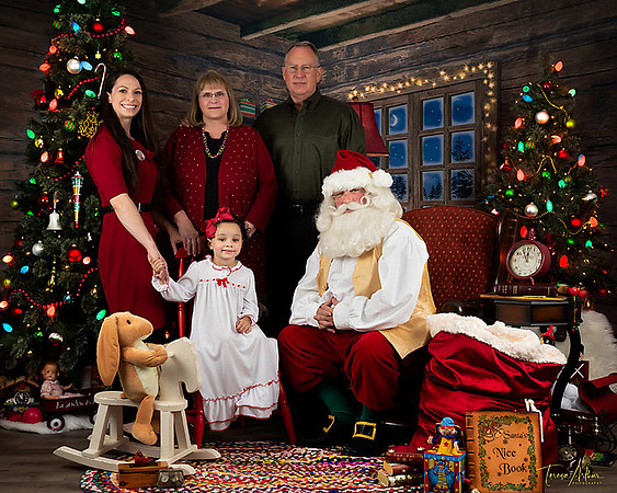 EHewitt-Santa-2019-777