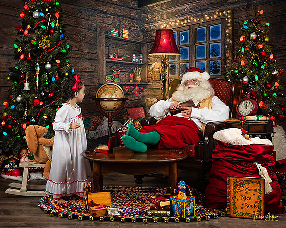 EHewitt-Santa-2019-378