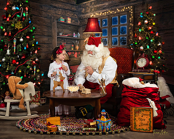 EHewitt-Santa-2019-473