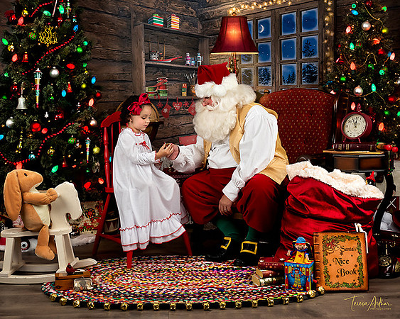 EHewitt-Santa-2019-768