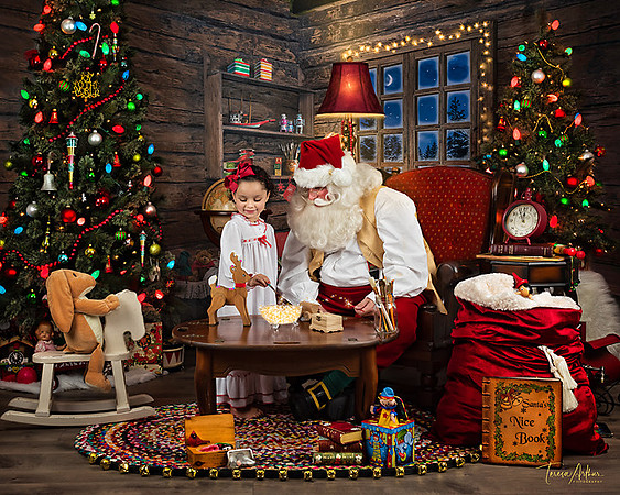 EHewitt-Santa-2019-512
