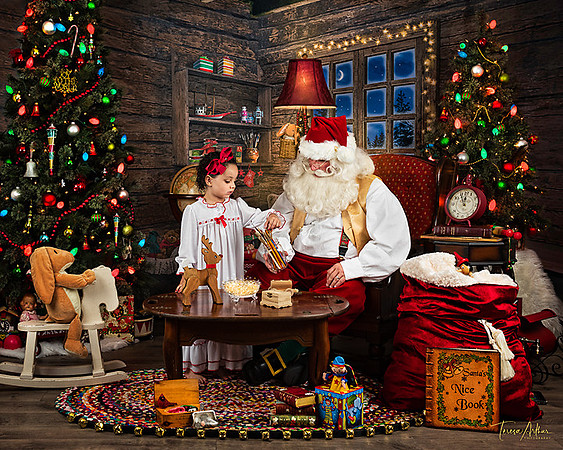 EHewitt-Santa-2019-431