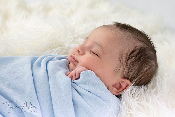 BEAUTIFUL NEWBORN PORTRAIT SESSIONS BY TERESA ARTHUR PHOTOGRAPHY IN NORTHERN VIRGINIA