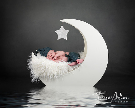 CUSTOM NEWBORN PORTRAITS-NORTHERN VIGIRNIA NEWBORN PHOTOGRAPHER-TERESA ARTHUR PHOTOGRAPHY