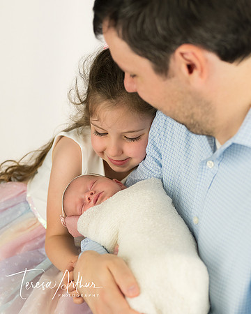 NEWBORN FAMILY CHILD PPHOTO SESSION BY TERESA ARTHUR PHOTOGRAPHY IN WARRENTON VA