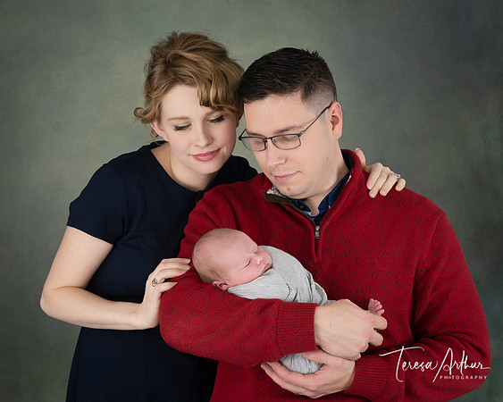 NEWBORN PHOTO SESSIONS OFFERED BY TERESA ARTHUR PHOTOGRAPHY IN WARRENTON VA