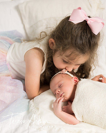 NEWBORN PORTRAIT SESSION-TERESA ARTHUR PHOTOGRAPHY