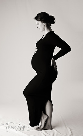 MATERNITY PHOTO SESSIONS IN STUDIO BY TERESA ARTHUR PHOTOGRAPHY-SERVES NORTHERN VIRGINIA AREA