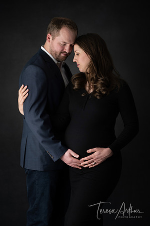 MATERNITY-NEWBORN PHOTOGRAPHERS IN NORTHERN VIRGINIA-TERESA ARTHUR PHOTOGRAPHY WARRENTON VA