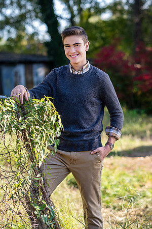 CUSTOM SENIOR PORTRAITS BY TERESA ARTHUR PHOTOGRAPHY FAUQUIER COUNTY VA