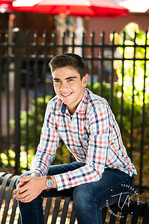HIGH SCHOOL SENIOR PHOTOGRAPHER IN NORTHERN VIRGINIA-TERESA ARTHUR PHOTOGRAPHY-WARRENTON VA