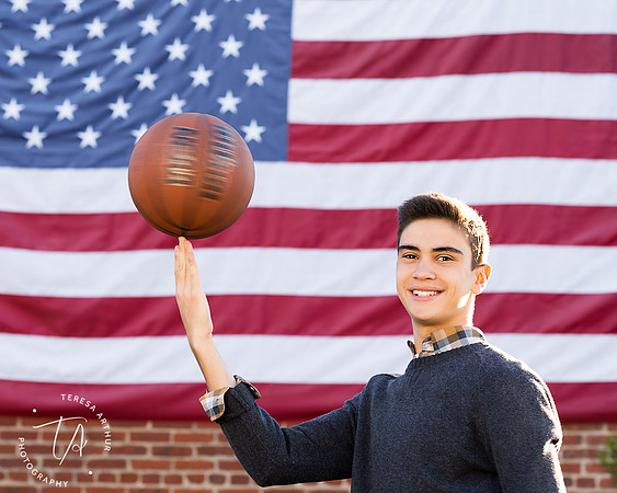 HIGH SCHOOL SENIOR PHOTOGRAPHERS-OUTDOOR PORTRAITS-TERESA ARTHUR PHOTOGRAPHY