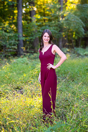 OUTDOOR SENIOR PHOTO SESSIONS BY TERESA ARTHUR PHOTOGRAPHY IN WARRENTON VA