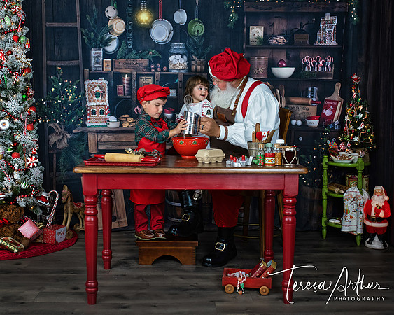 SANTA PHOTO SESSION IN STUDIO BY TERESA ARTHUR PHOTOGRAPHY