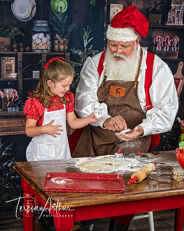 SANTA PHOTO SESSIONS IN NOTHERN VIRGINIA AREA-MAKING COOKIES WITH SANTA-TERESA ARTHUR PHOTOGRAPHY