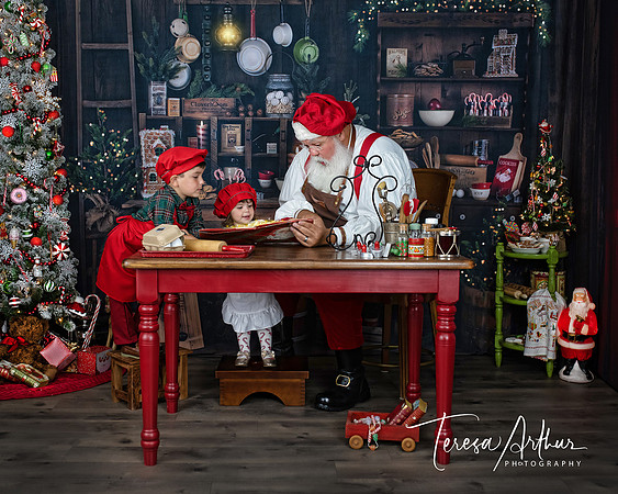 SANTA PHOTO SESSIONS-MAKING COOKIES-TERESA ARTHUR PHOTOGRAPHY FAUQUIER COUNTY VA