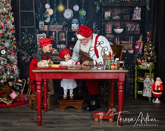 SANTA PORTRAIT SESSIONS BY TERESA ARTHUR PHOTOGRAPHY IN WARRENTON VA