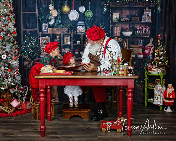 SANTA SESSIONS WITH TERESA ARTHUR PHOTOGRAPHY IN WARRENTON VA SERVES NOVA AREA