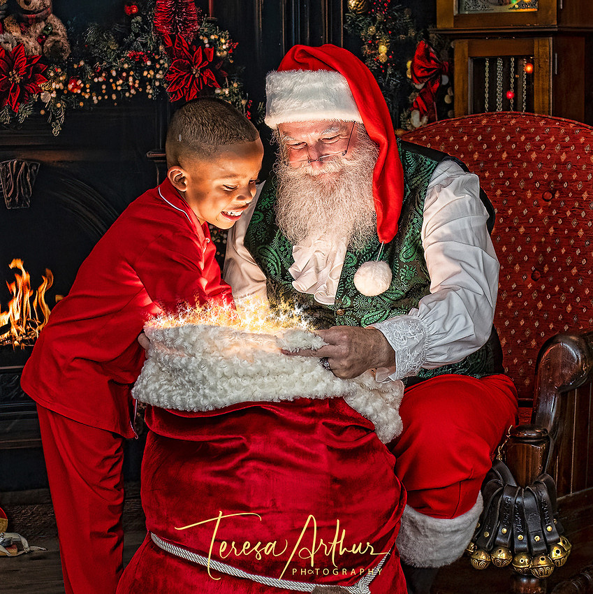 BESPOKE SANTA SESSIONS WITH TERESA ARTHUR PHOTOGRAPHY IN THE NORTHERN VIRGINIA AREA