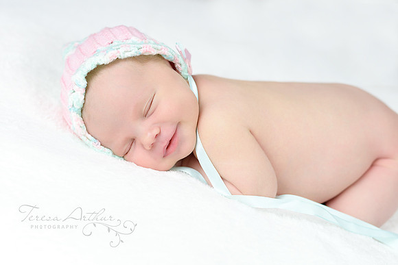 NEWBORN GIRL PORTRAIT
