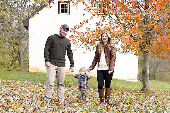 OUTDOOR FAMILY PORTRAIT SESSION IN NORTHERN VIRGINIA