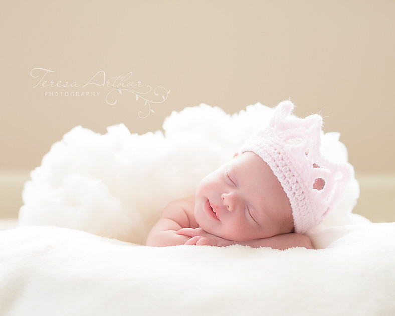 NEWBORN PORTRAIT BABY GIRL