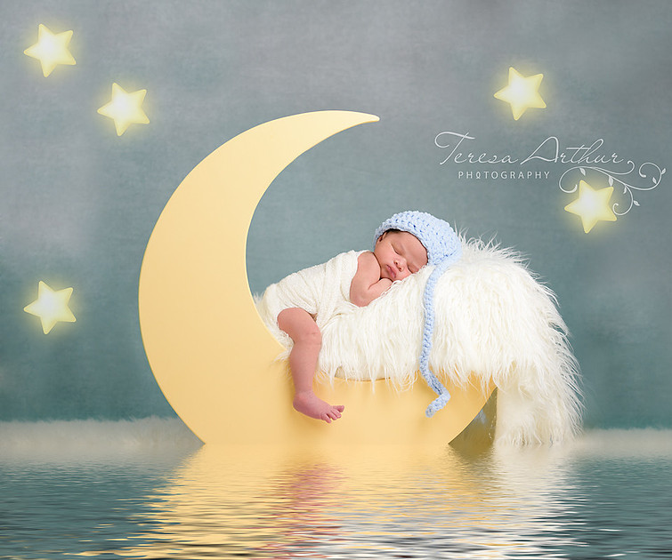 Newborn in Moon Prop Photo by Teresa Arthur Photography